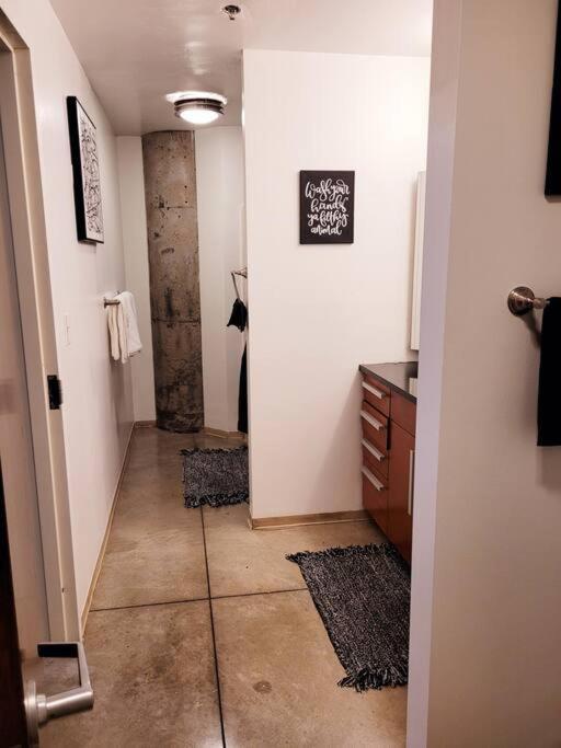 Staycation City Loft Free Gated Parking セントルイス エクステリア 写真