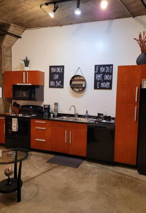 Staycation City Loft Free Gated Parking セントルイス エクステリア 写真