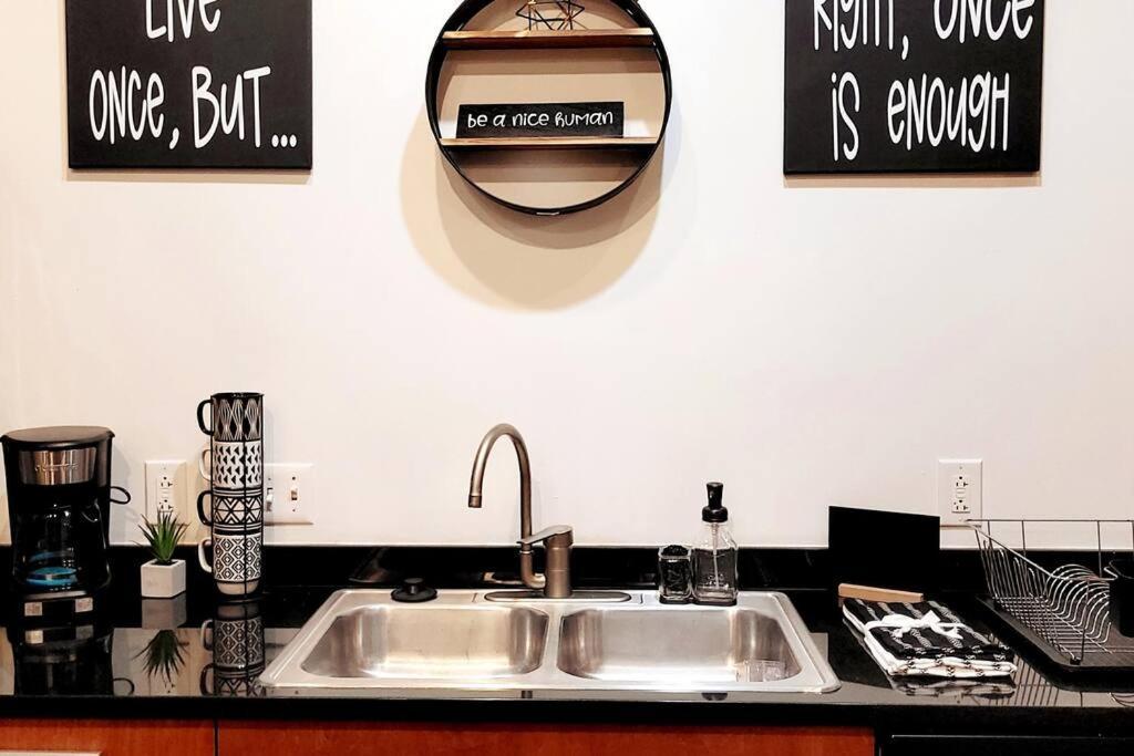 Staycation City Loft Free Gated Parking セントルイス エクステリア 写真